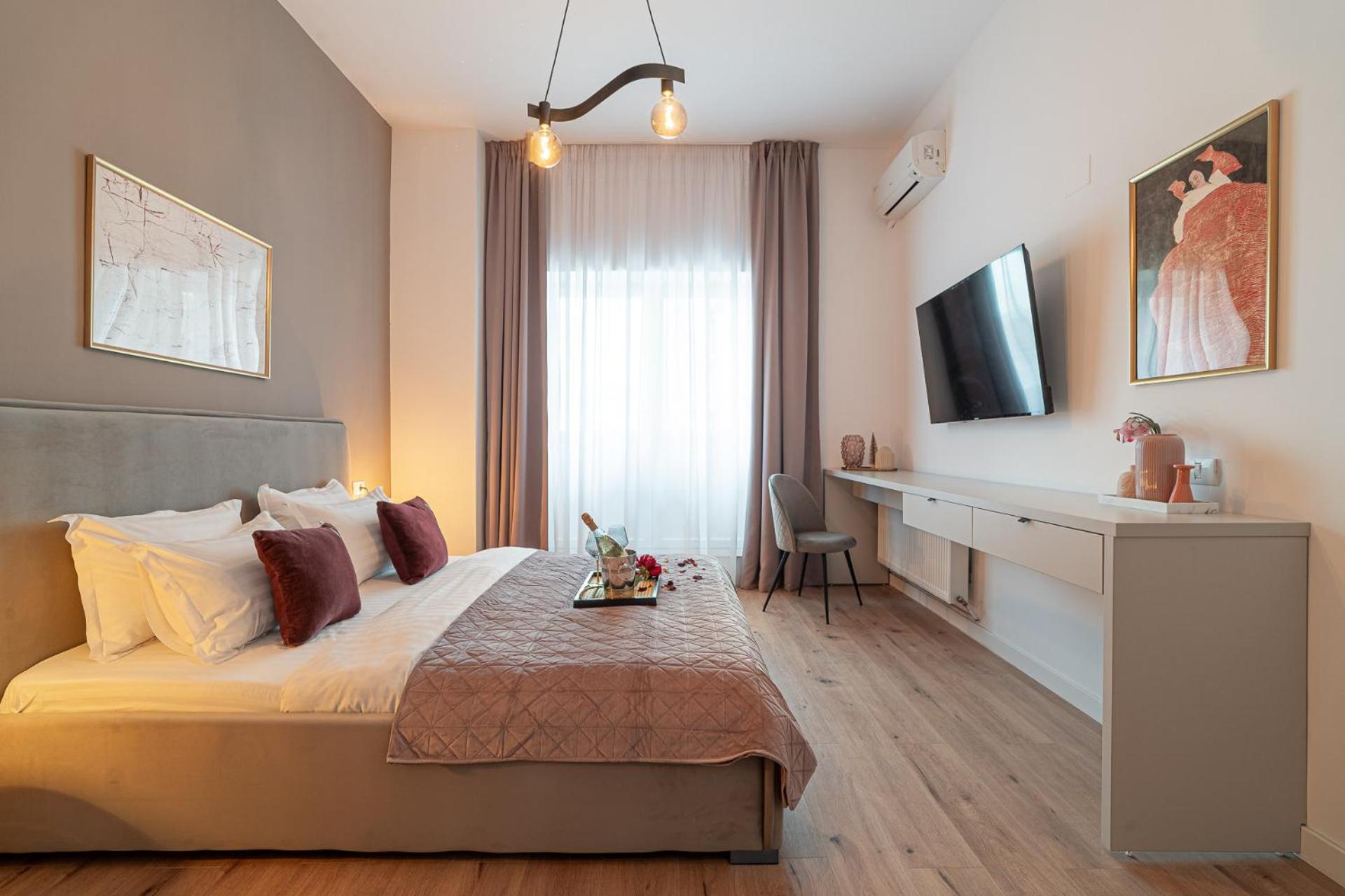 Loggia & Luxe 5Br Penthouse In Universitatii Area Bukarest Eksteriør billede
