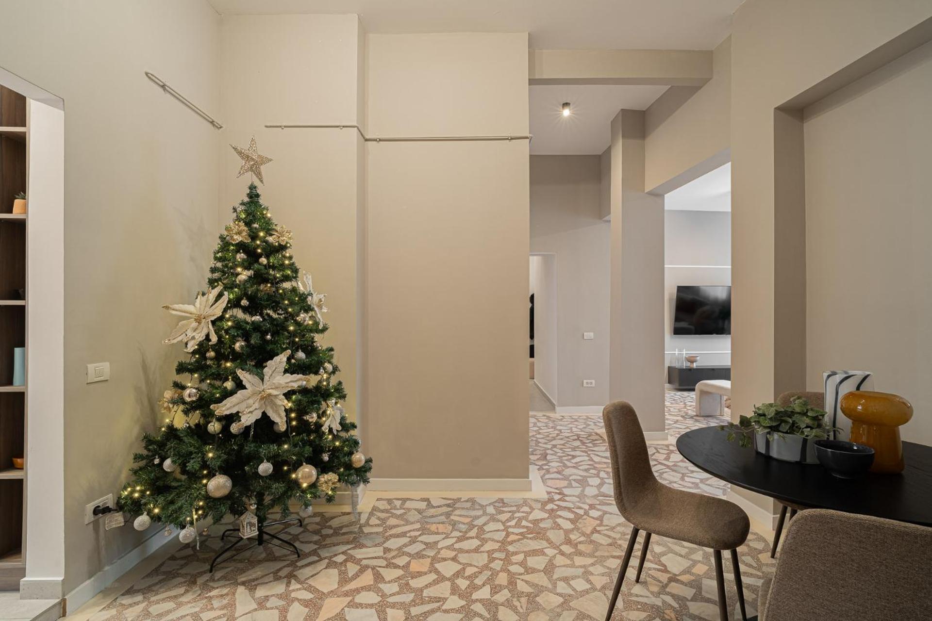 Loggia & Luxe 5Br Penthouse In Universitatii Area Bukarest Eksteriør billede