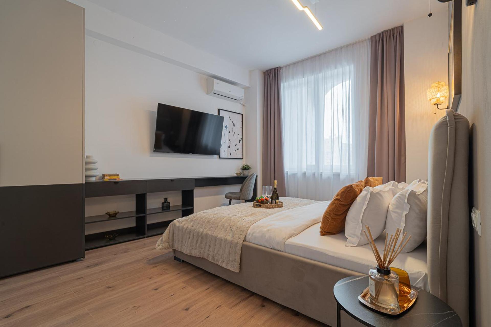 Loggia & Luxe 5Br Penthouse In Universitatii Area Bukarest Eksteriør billede