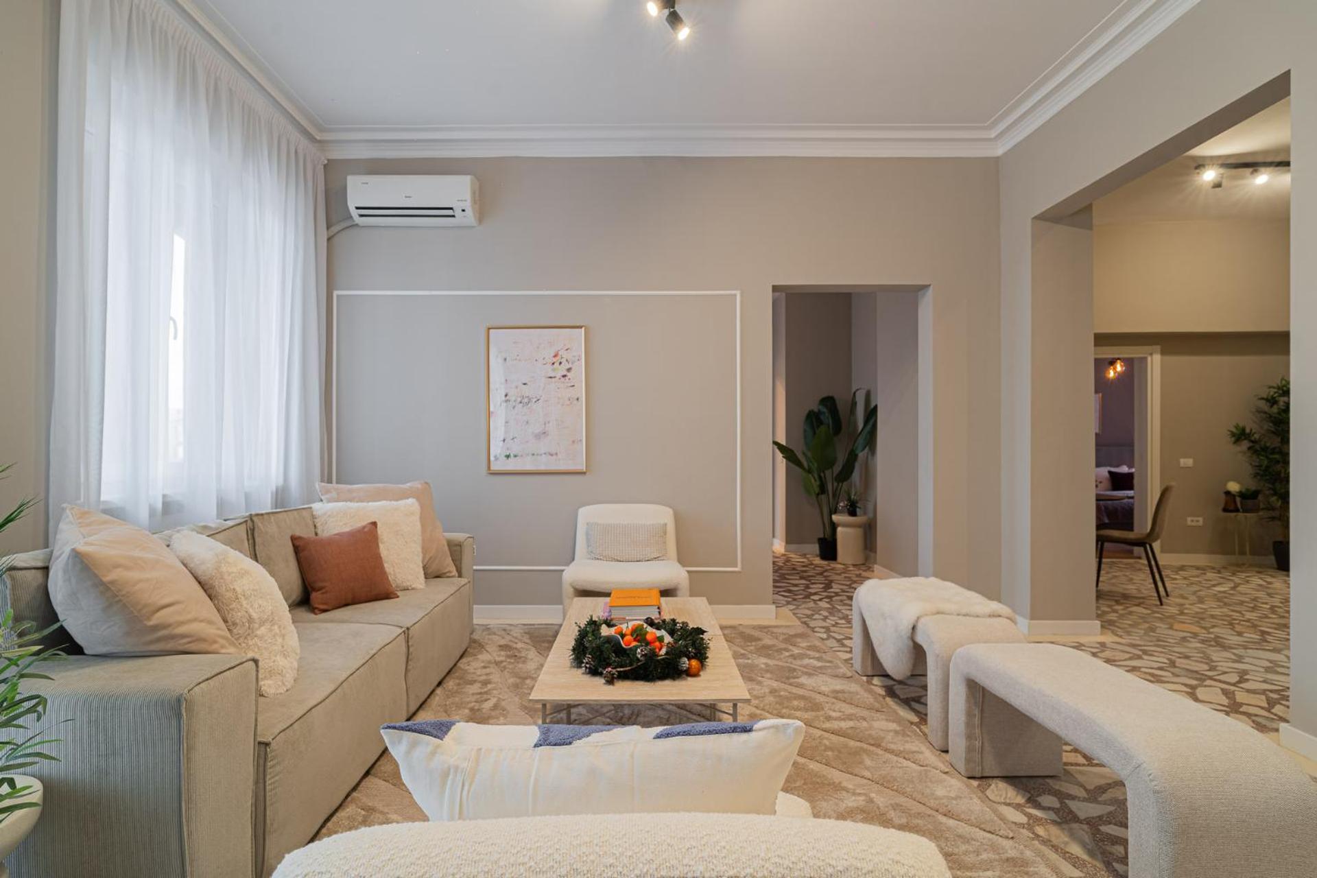 Loggia & Luxe 5Br Penthouse In Universitatii Area Bukarest Eksteriør billede