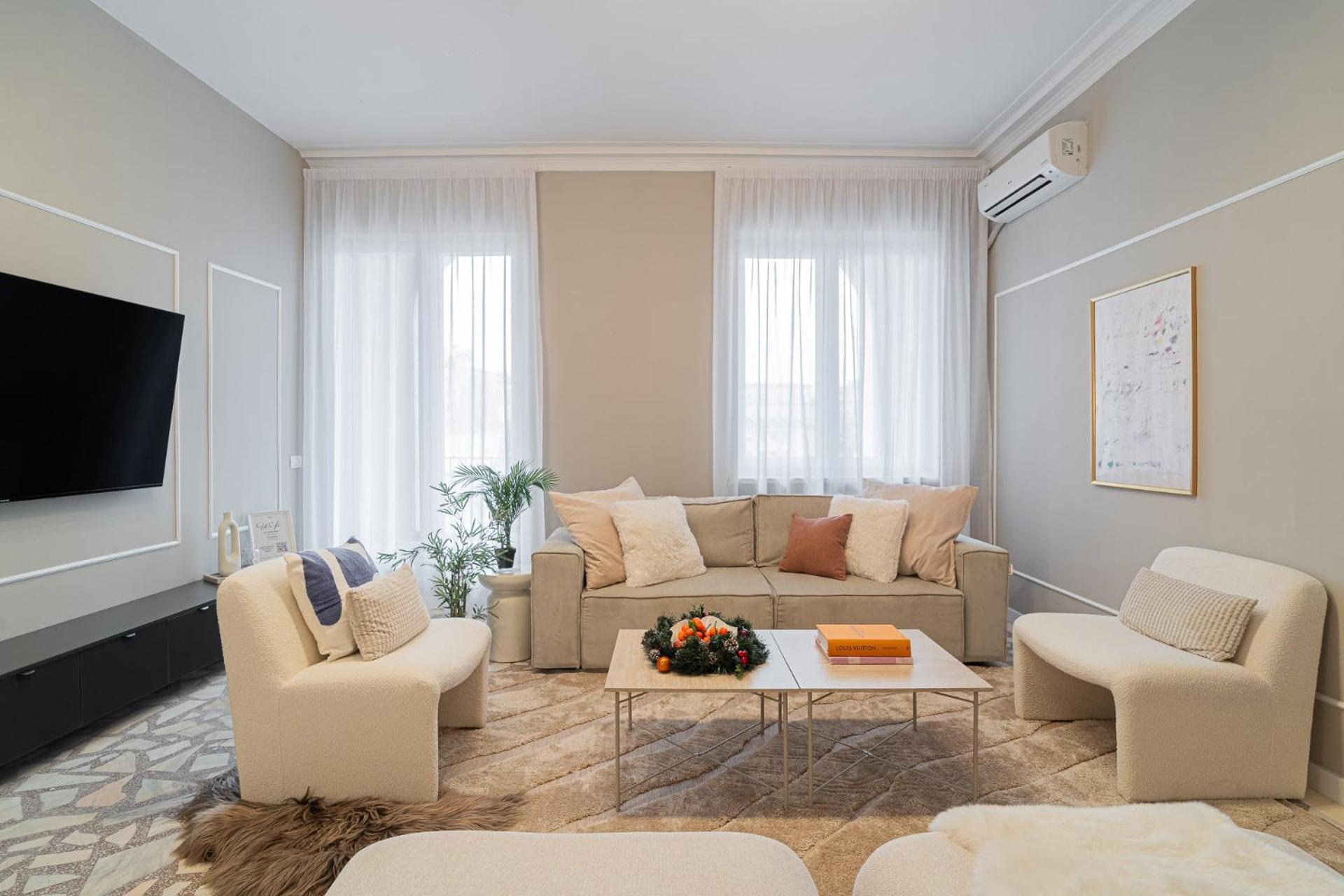Loggia & Luxe 5Br Penthouse In Universitatii Area Bukarest Eksteriør billede