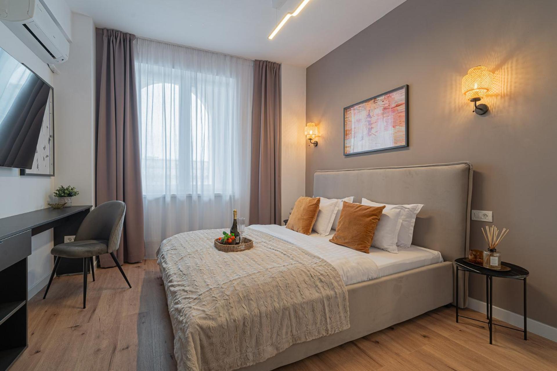 Loggia & Luxe 5Br Penthouse In Universitatii Area Bukarest Eksteriør billede